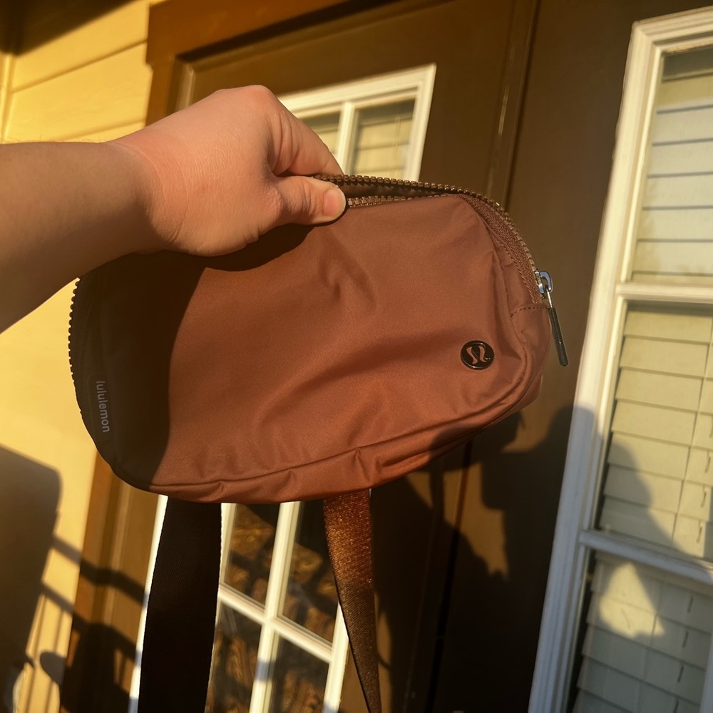 Lululemon Belt Bag in Java
